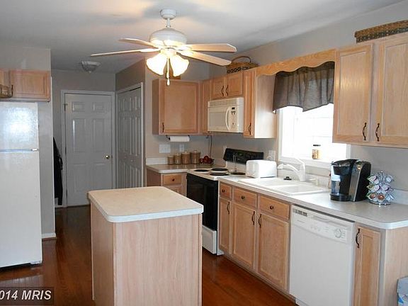 3rd image of 425 Constitution Blvd