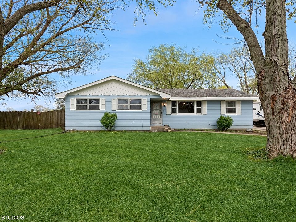 1st image of 413 Central Dr