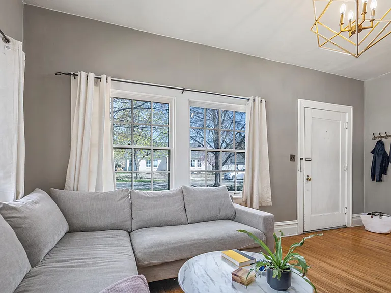 2323 W Regan Ave — Photo 4