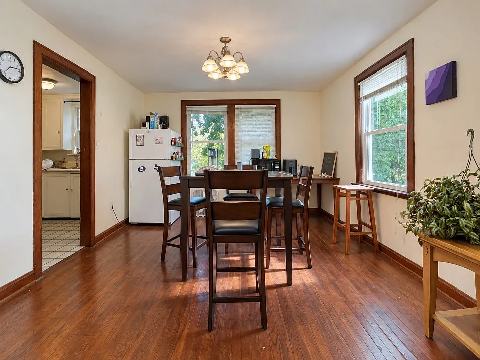 3 bed, $2,900 — Photo 3