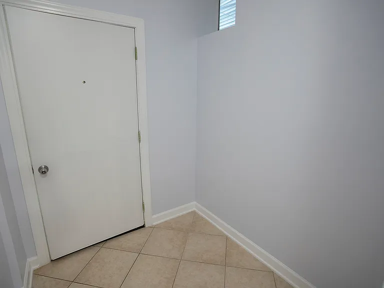 2416 N Greenview Ave #G — Photo 14