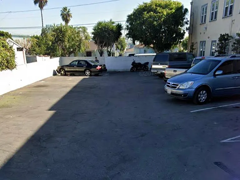 417 N Palos Verdes St — Photo 2