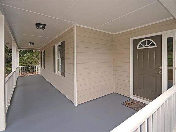 3rd image of 305 Willow Shoals Dr