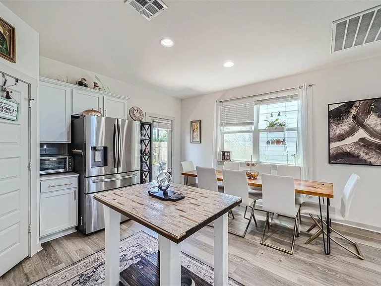 8005 Linnie Ln — Photo 10