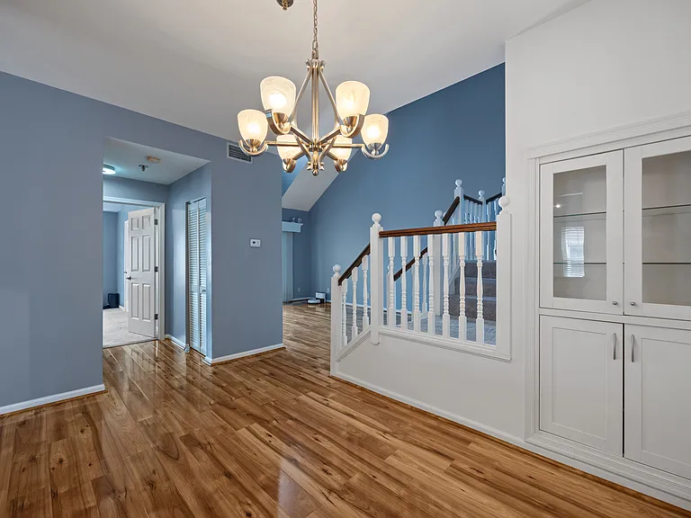 321 Duke St — Photo 4