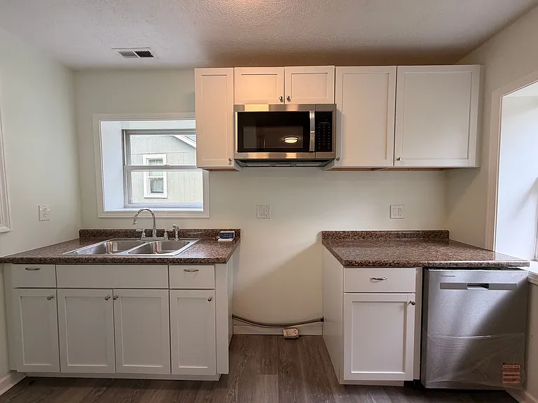 829 Capitol Blvd — Photo 6