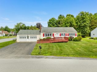 14 Mainetti Dr, Poughkeepsie, NY 12603