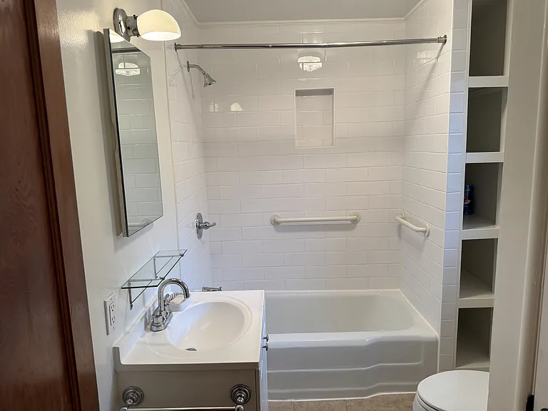 221 The Alameda — Photo 21