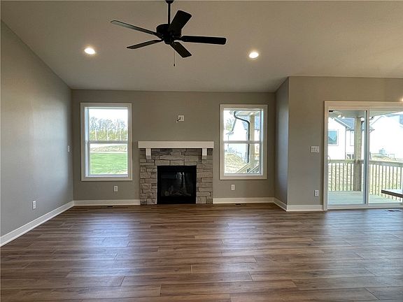 4th image of 539 Creekview Ave