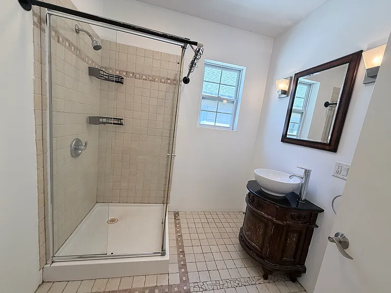 81 Linden Ave #2 — Photo 8