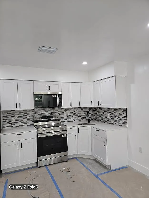 Building Photo - 13240 NE 4th Ave #2