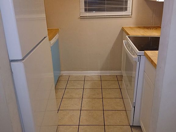 4th image of 1721 SW 68th Ter