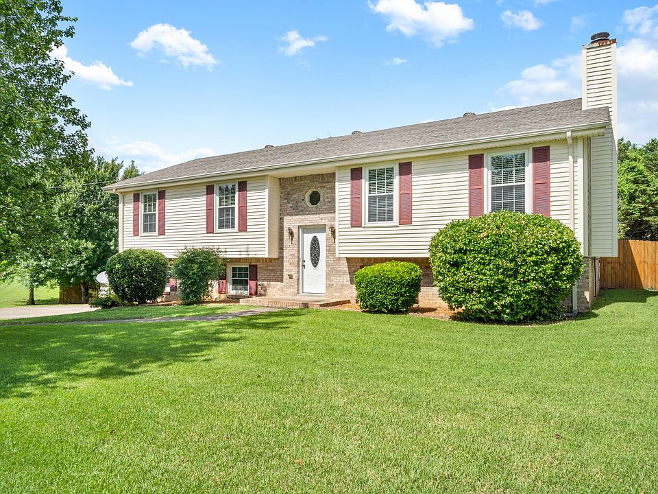 1st image of 1403 Honeysuckle Ln