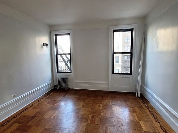 3rd image of 630 W 172nd St #32