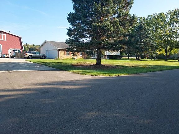 3rd image of 6383 Blue Jay Ln