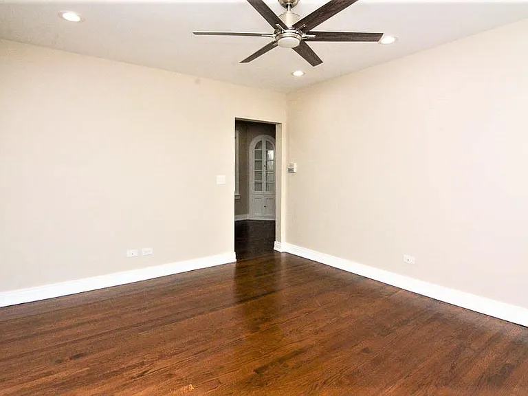 1434 W Farragut Ave #2C — Photo 13
