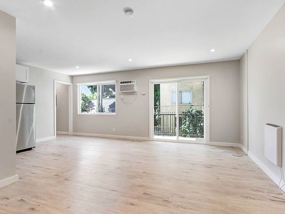 3rd image of 5403 W 8th St #104