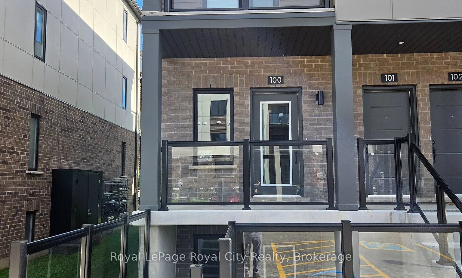 2 bed, $2,450 — Photo 1