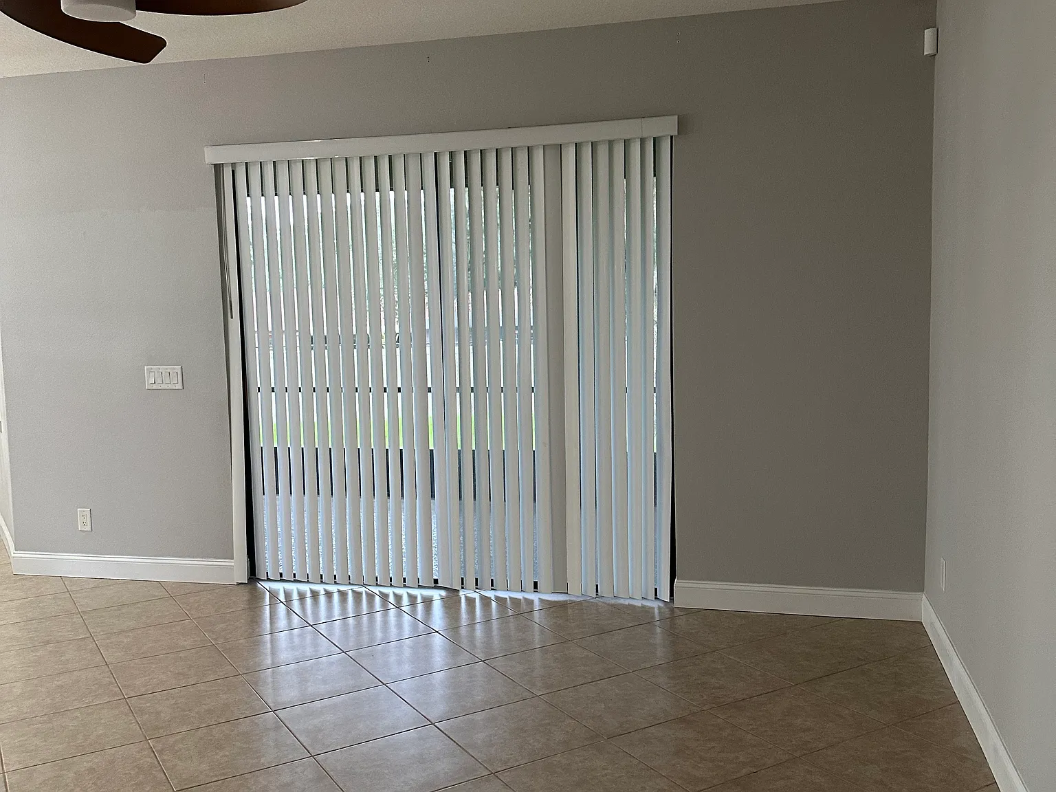 5 bed, 3.5 bath, 3634 sqft, $3,600 — Photo 3