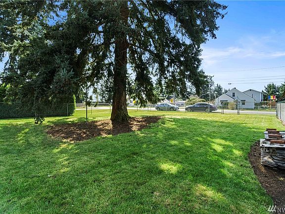 Flat, building lot in Parkland 