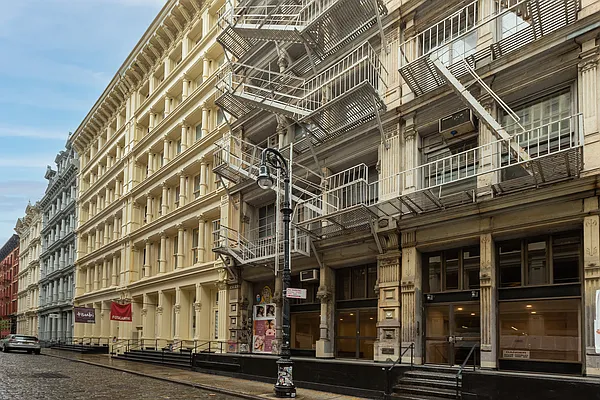 Rented by Compass | media 9