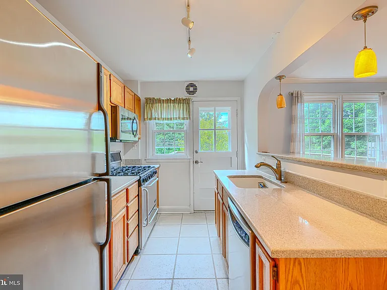 372 Old Trail Rd — Photo 11