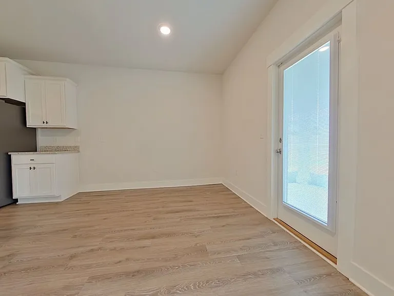 6178 Jenks Dr — Photo 6