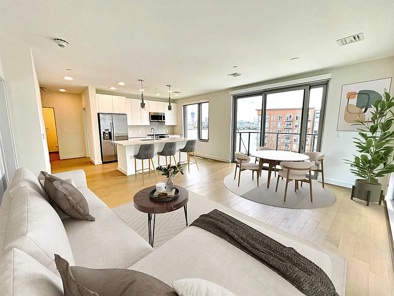 45 Lewis St #518 — Photo 1
