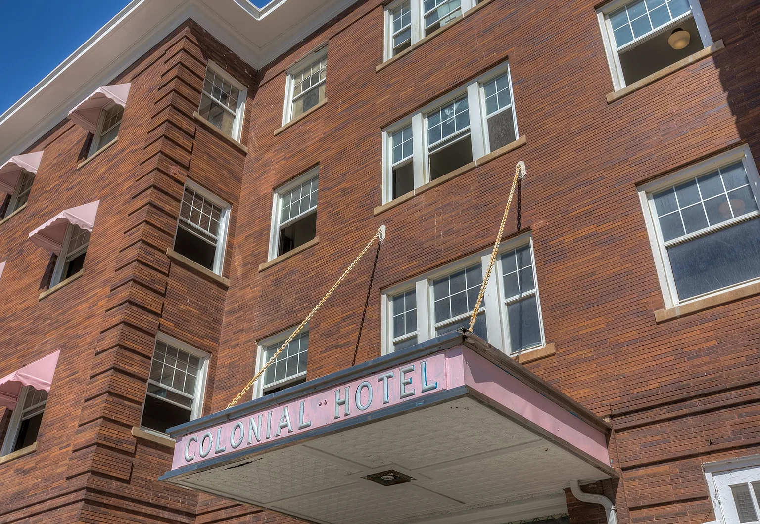Colonial Hotel Apartments — Photo 2