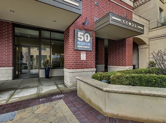 3rd image of 50 N Northwest Hwy Unit 408