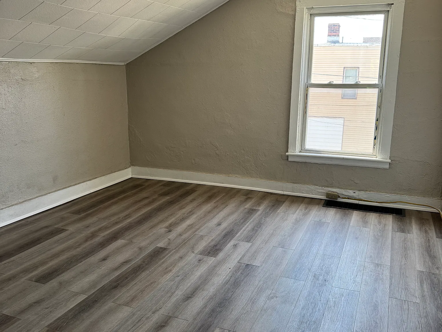 2 bed, 1068 sqft, $995 — Photo 3