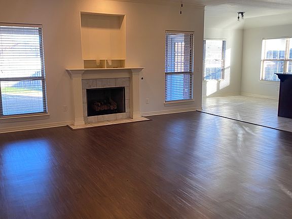 2nd image of 2838 N Seneca Ave