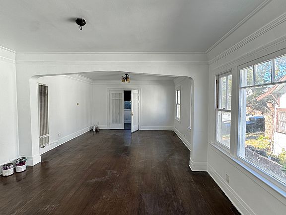 2nd image of 1616 1/2 Edgecliffe Dr