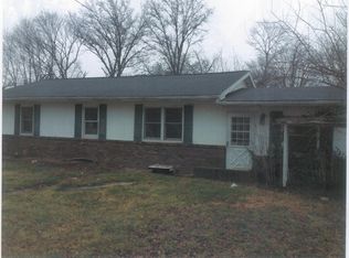 618 Carey St, Sumner, IL 62466