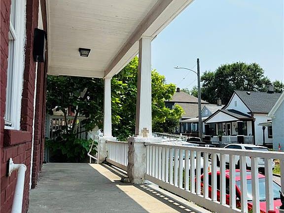 3rd image of 530 Tauromee Ave