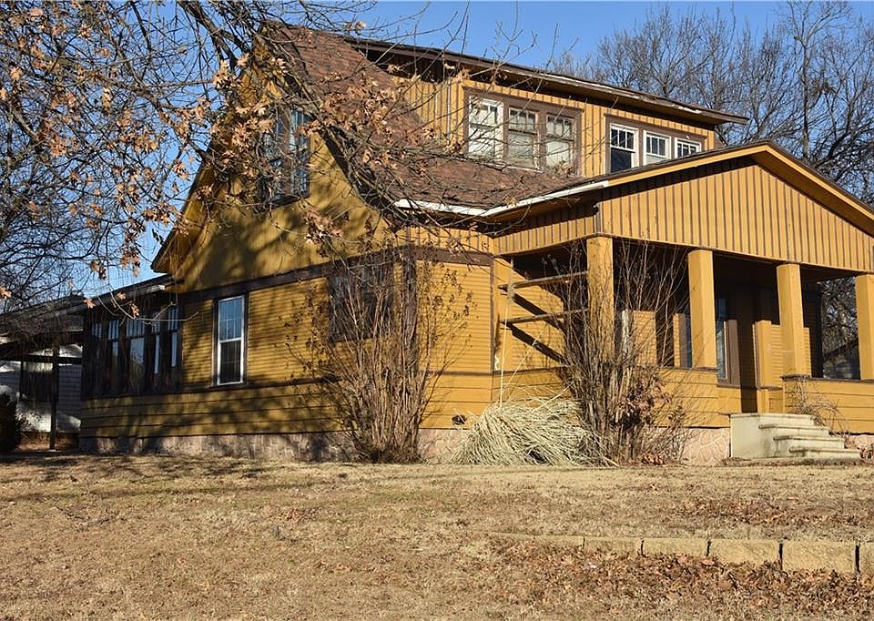 1st image of 301 W Virginia Ave