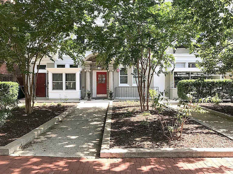 1 bed, 650 sqft, $2,400 — Photo 3