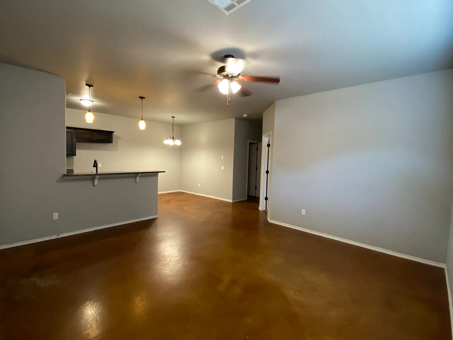 3 bed, 1225 sqft, $1,395 — Photo 2