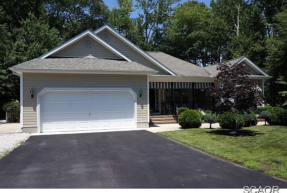 1st image of 201 Crab Pot Ln