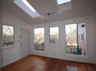 16 Middlesex St APT 11, North Chelmsford, MA 01863