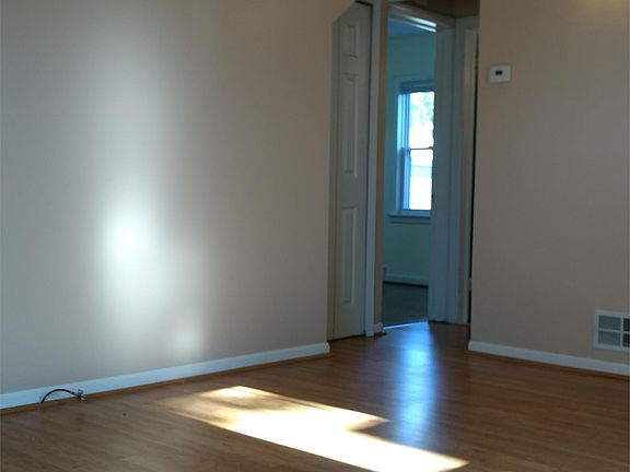 2nd image of 23040 Cayuga Ave