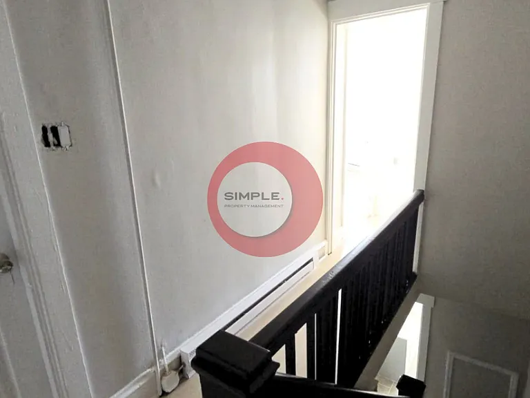 303 S 6th St #3 — Photo 5