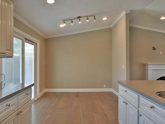 5th image of 360 Grandpark Cir