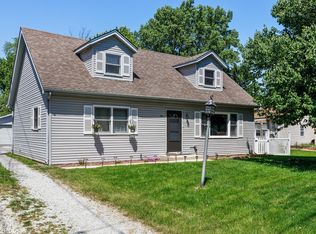 521 N Vine St, New Lenox, IL 60451