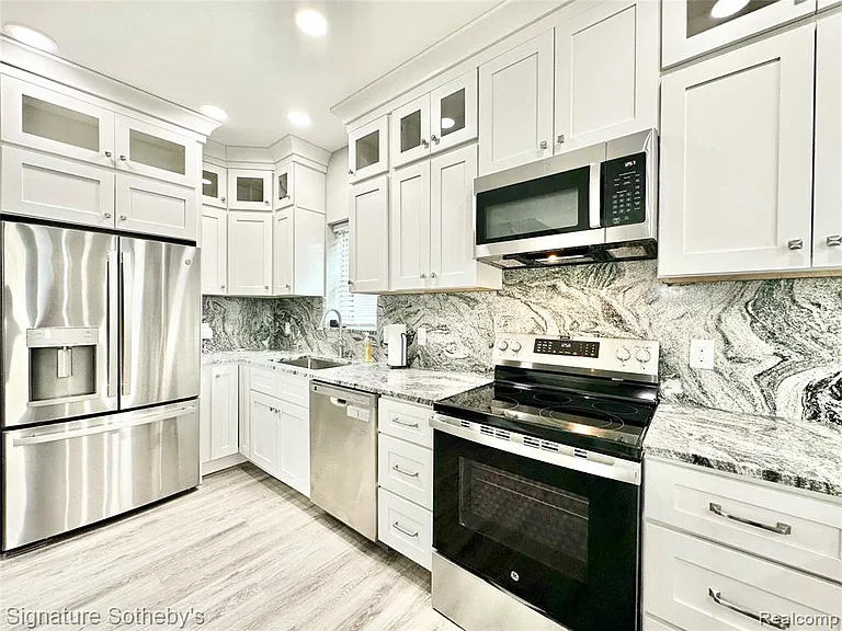 442 Ardmore Dr — Photo 29