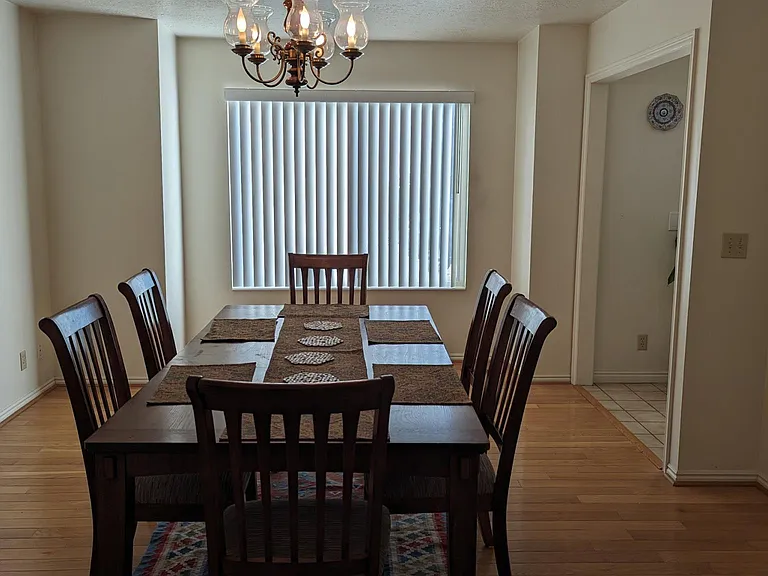 Dining room (main)