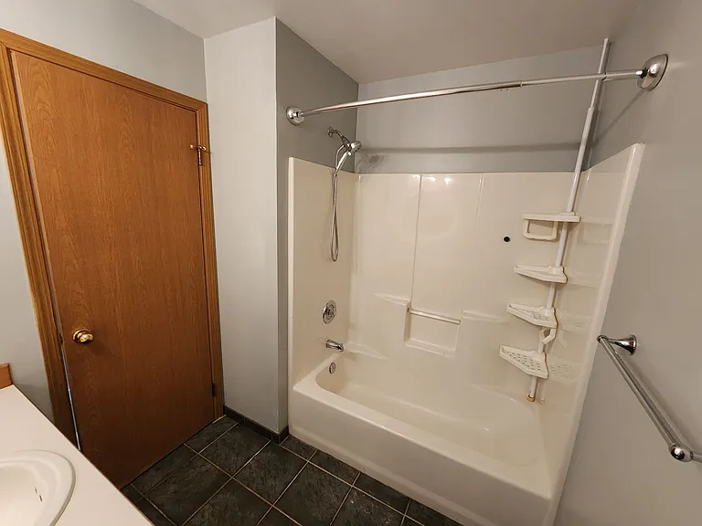 14705 Meadow Rd — Photo 9