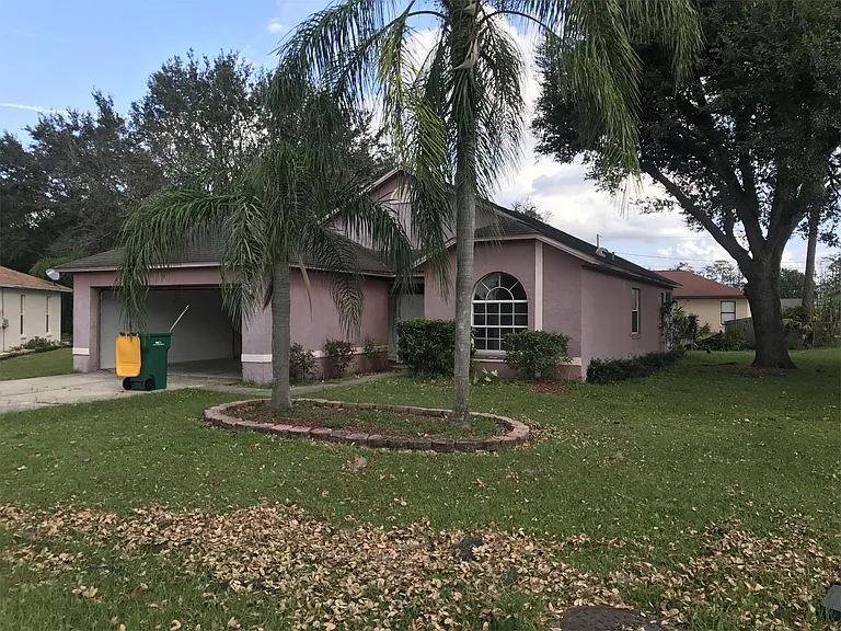 208 Tiffany Ct — Photo 11