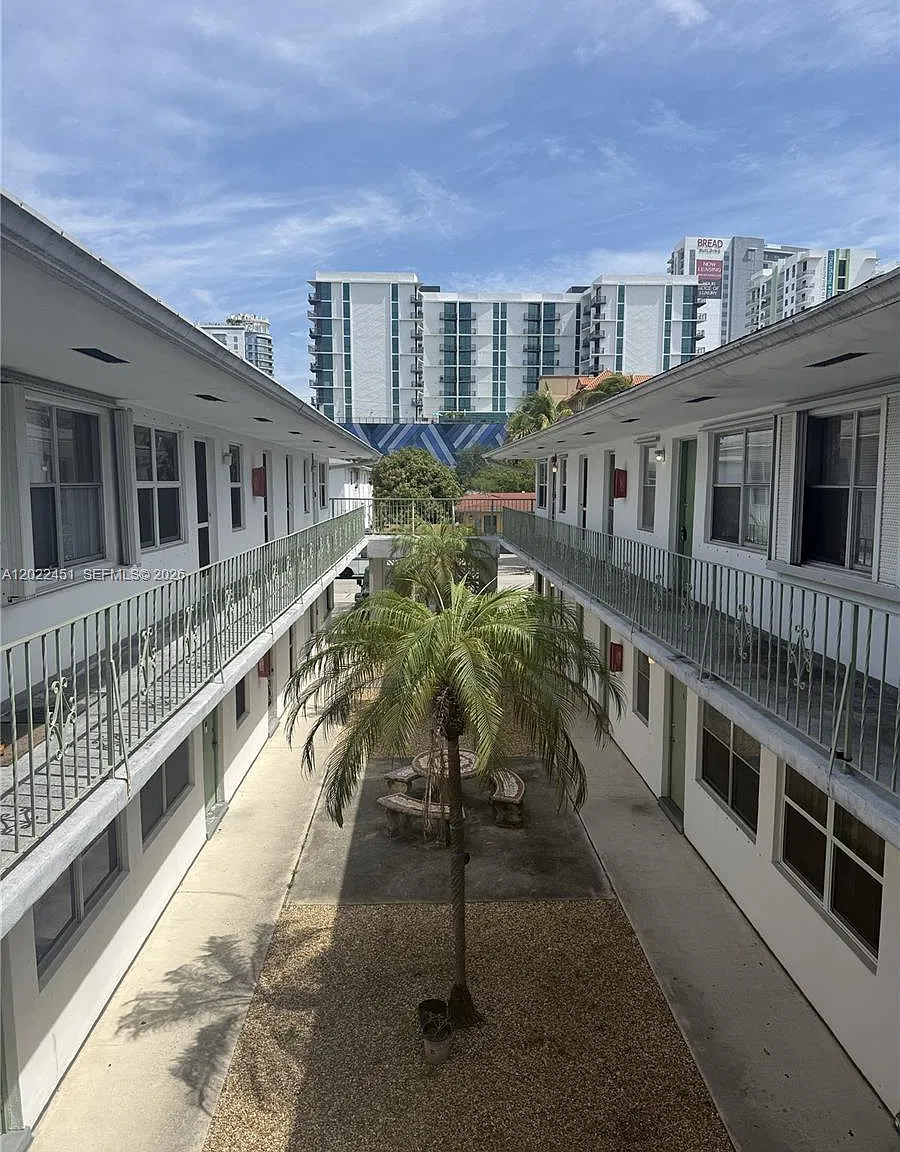 Palmview Condominium Apar — Photo 1