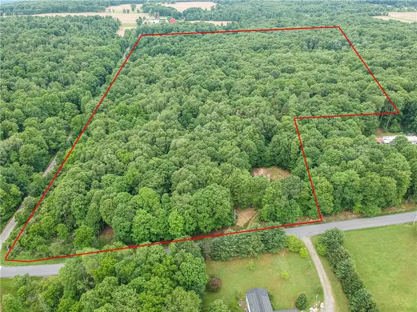 365 Klein Rd, Sandy Lake, PA 16145